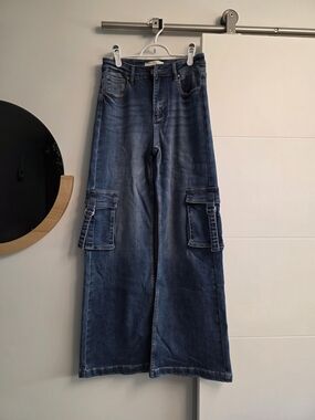 Wide-Leg Cargo Jeans